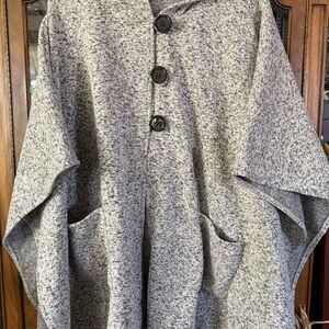 Le Moda Heathered Gray Buttoned Poncho with Pockets